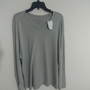 Men's long sleeve Tommy Bahama  v-neck t-shirt